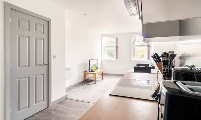 Blackburn Apartment | Spacious Central Blackburn 1 Bedroom Apartment