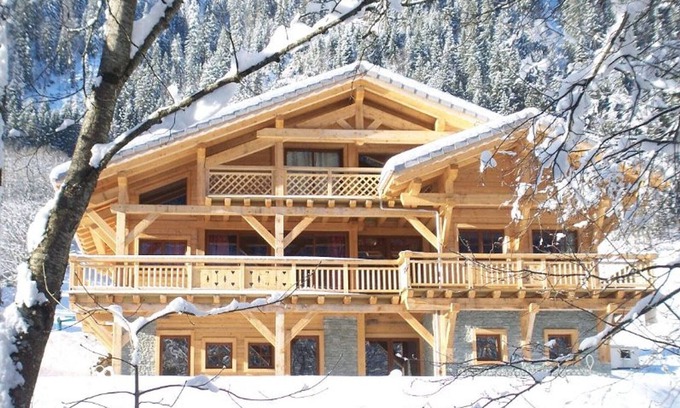 Chatel Ski Chalet | Spacious chalet for 14, sauna & jacuzzi