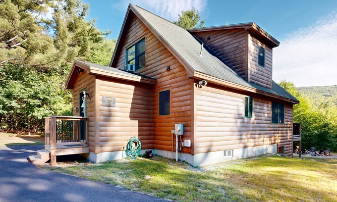 Greenwood House | Spacious Chalet with Pool Room, Foosball, Hot Tub & Skiing at Mt. Abram