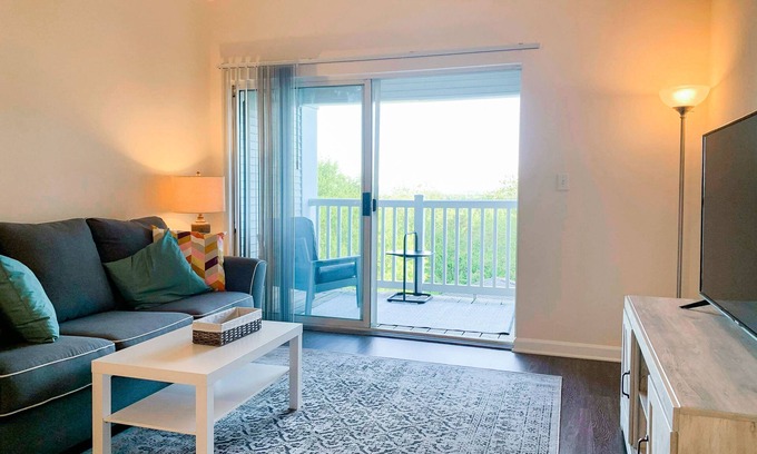 Frederick Apartment | Spacious, clean, beautiful mtn views, close 2 Hood