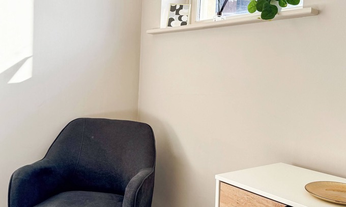 Leeds Apartment | Spacious Comfort | Cinema lux | Prime Leeds