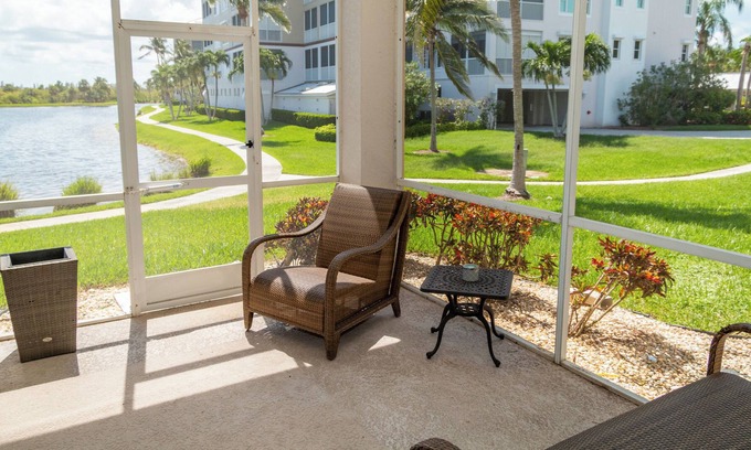 Tropical Cove Condo | Spacious condo located 5 miles from Ft Myers beach and the Sanibel bridge.