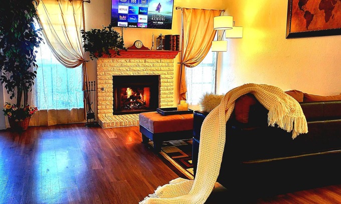 Paradise Condo | Spacious Condo minutes away from Las Vegas Strip
