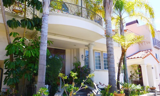 Hermosa Beach Apartment | Spacious Contemporary Style Lower Guest Apartment, Private Entry, Walk To Beach!