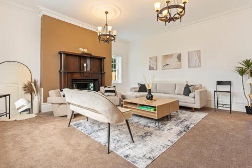 Northway Apartment | Spacious, Cosy Farmhouse with Garden & Piano