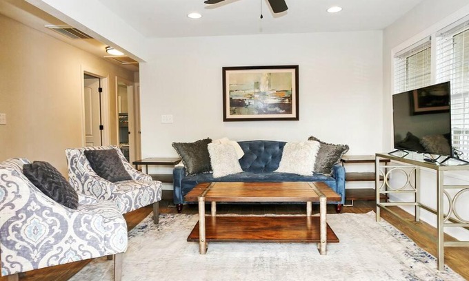Huntersville House | Spacious Cottage for Entire Family Near Two Lakes