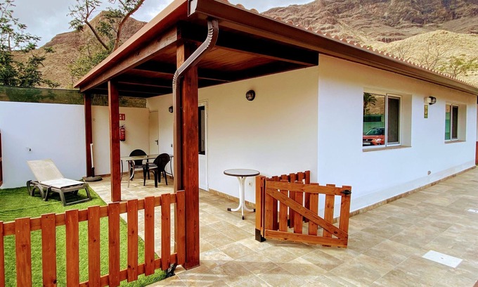 San Bartolome de Tirajana Ski Chalet | Spacious Country House in Arteara near Maspalomas