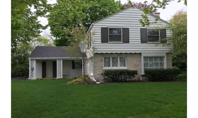 Glendale House | Spacious Country Style Home
