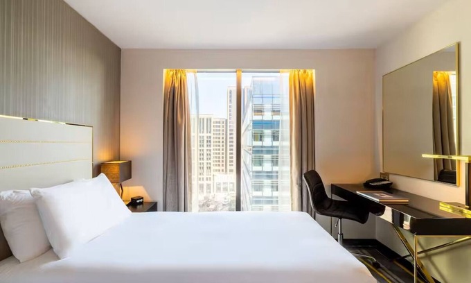 Portsoken Hotel | Spacious Deluxe King Room, City Views, Steps from the Tube