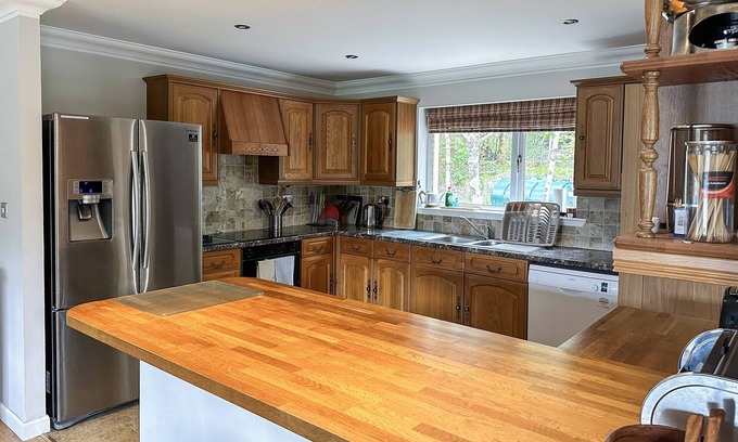 Nostie Cottage | Spacious detached bungalow set on the edge of Loch Alsh with direct access to the sea loch.