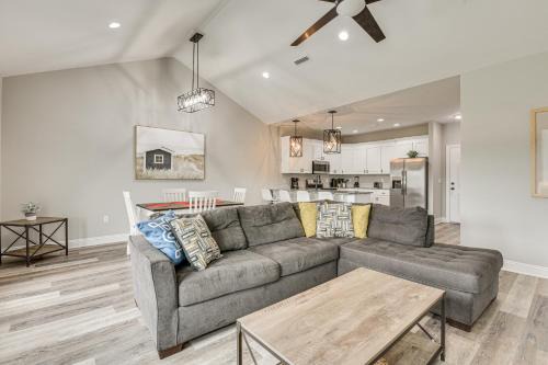 Dothan House | Spacious Dothan Home about 4 Mi to Downtown!