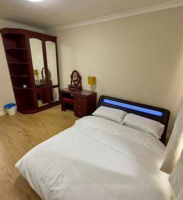 Heath House | Spacious Double Room