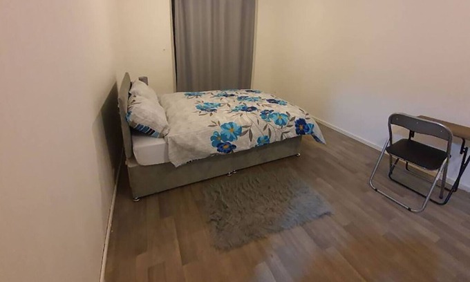 Birch House | Spacious DoubleBed Bedroom Greater Manchester