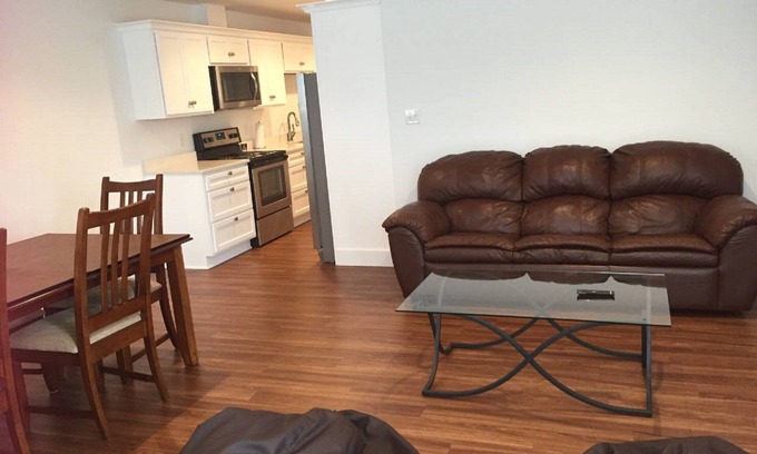 Bloomington Condo | Spacious downtown delight, campus access