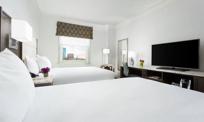 Downtown Boston Hotel | Spacious Downtown Family Stay | Pets Are Allowed | Near Boston’s Theater Scene