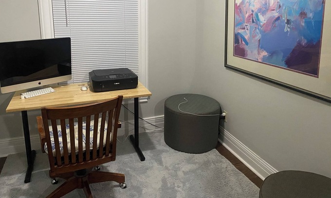Shawnee House | Spacious Downtown Home min away from Golf Course Edit