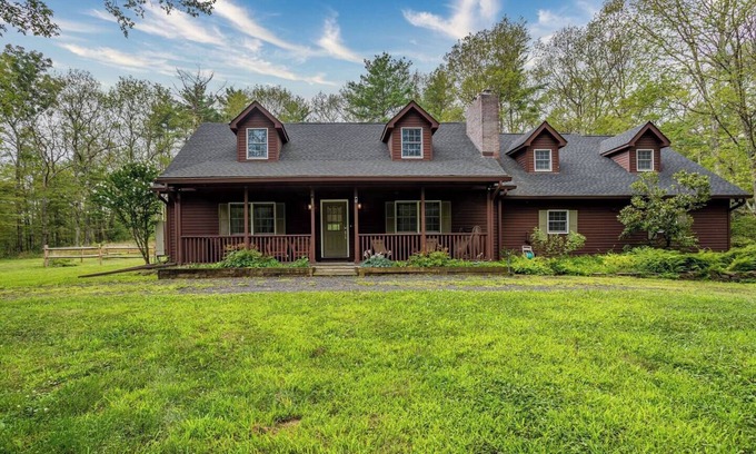 Saugerties Cabin | Spacious Fam Retreat: Hot Tub, Fire Pit, BBQ