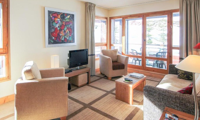 Flaine Apartment | Spacious Family 2-bed, 2-bath with parking, private piste