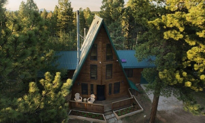 Divide Cabin | Spacious Family Cabin at Cedar Mountain w/HOT TUB