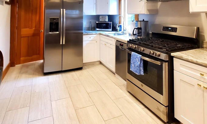 East Chop Apartment | Spacious family-friendly home with fast WiFi, beach access, & washer/dryer