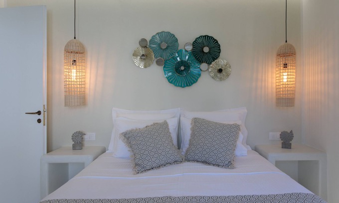Naxos Town Villa | Spacious, Family Friendly Villa with an Outdoor Private Jacuzzi