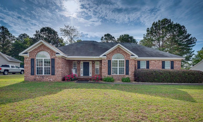 Macon House | Spacious Family Home - 11 Mi to Downtown Macon!