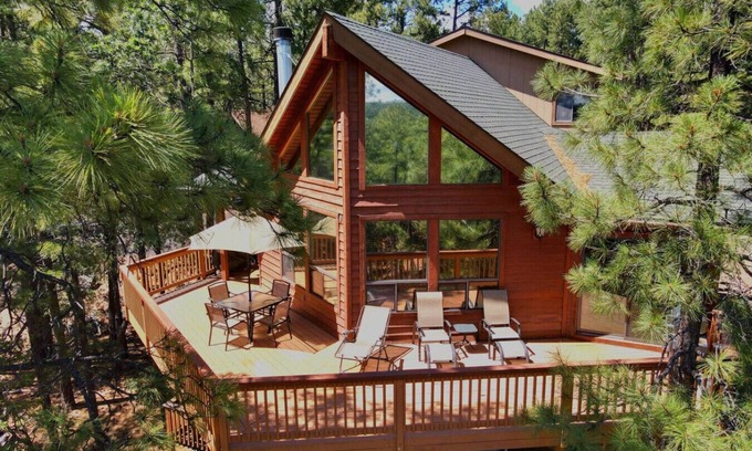 Munds Park Apartment | Spacious Family Mountain Cabin ~2 Decks ~Near Lake