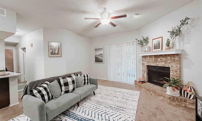 South Side Apartment | Spacious Family Value Retreat w/Pool & Garage