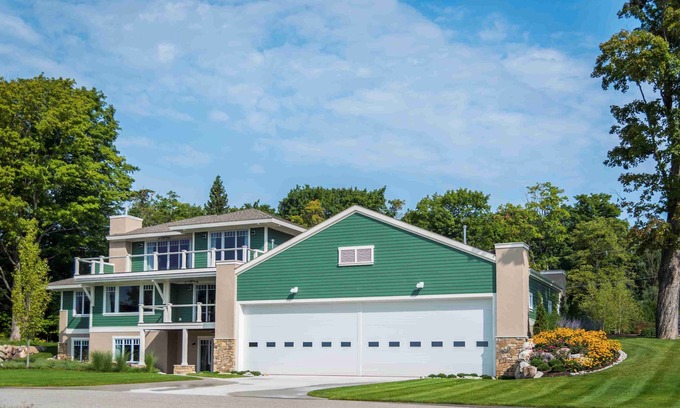 Harbor Springs House | Spacious Family Home Overlooking Little Traverse Bay