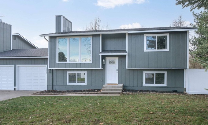 Hayden House | Spacious Family Villa only 13 mi from Silverwood!