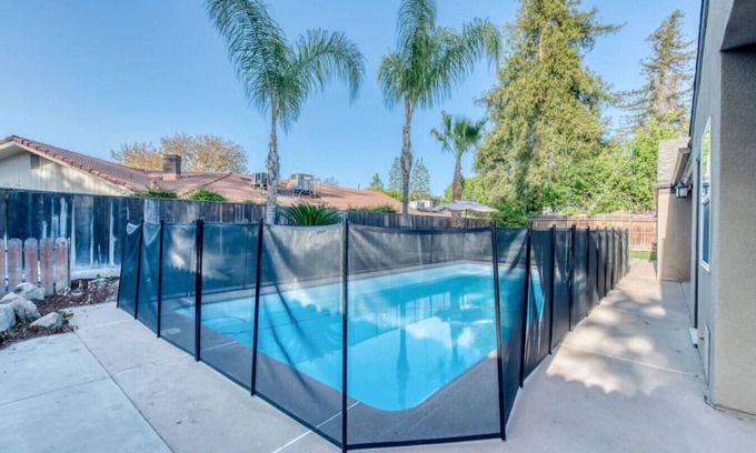 Fresno House | Spacious Fig Garden 4BR 2BA Home with Pool