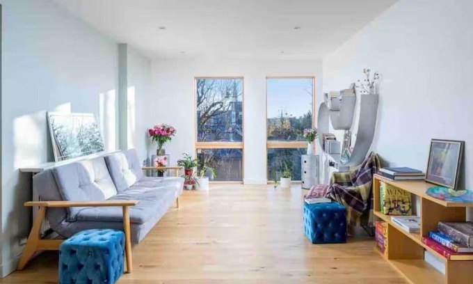 South Hampstead Apartment | Spacious Flat with Great Airport & Tube Access