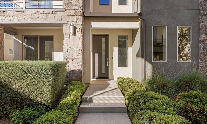 Northridge House | Spacious Furnished 3 Bedroom Home & Office - By Porto's and Extremely Walkable