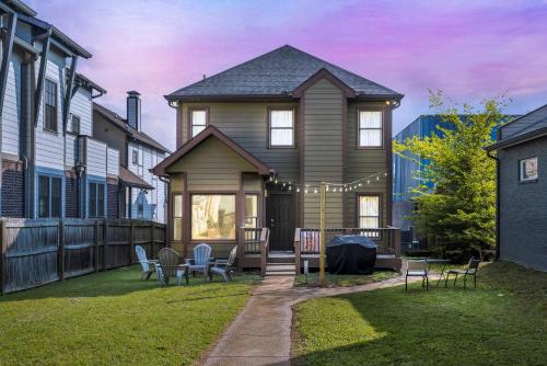 Salemtown House | Spacious Germantown Home for Groups
