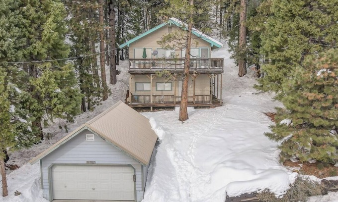 Mineral House | Spacious get away cabin in Mineral, minutes from Lassen south entrance
