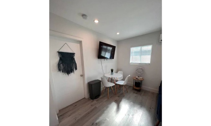 Reseda House | Spacious guest house - ideal for extended stays