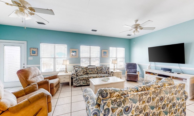Southpointe House | Spacious Gulf Front Duplex w/a Private Pool & Free WiFi - Great for Groups