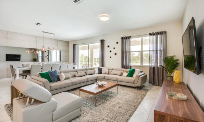 Davenport House | Spacious Haven for Large Families in Champion Gates Resort