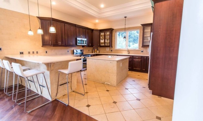 Houserville House | Spacious high-end house in State College, PA