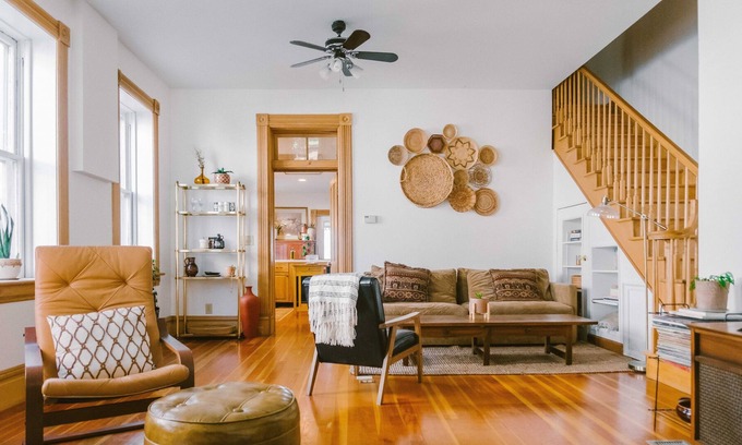 St. Charles Historic District House | Spacious Historic Townhouse in Frenchtown