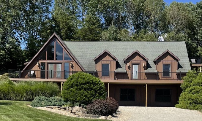 Laurelville Cabin | Spacious Hocking Hills Lodge/Cabin