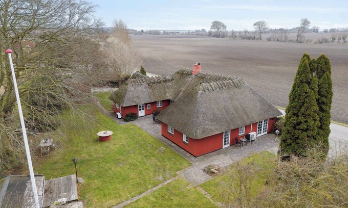 Hasmark Strand House | Spacious holiday home near nature experiences