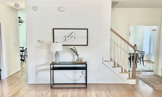 Lynchburg House | Spacious home at the base of the Blue Ridge Mountains near LU