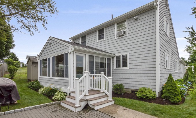 Bonnet Shores House | Spacious Home in Bonnet Shores with an Attached In-Law - Private Neighborhood Beach