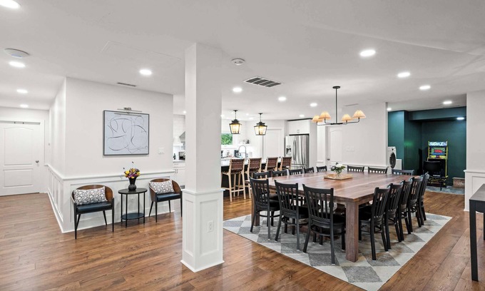 Williamstown House | Spacious Home Near Ark, Perfect for 12 Guests