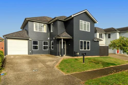 Tauranga House | Spacious home on landing drive
