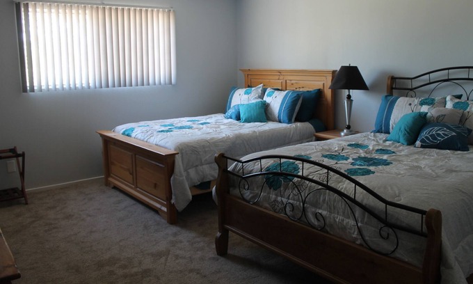 Bullhead City House | Spacious home on Golf Course. Boat parking. Great Location
