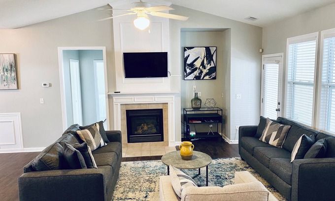 Cliftondale House | Spacious Home! Quiet Community!