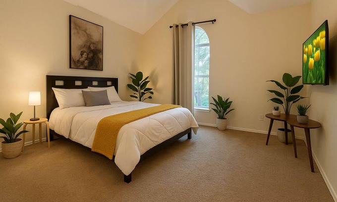 North Central Carrollton House | Spacious Home Quiet Neighborhood nr Downtown