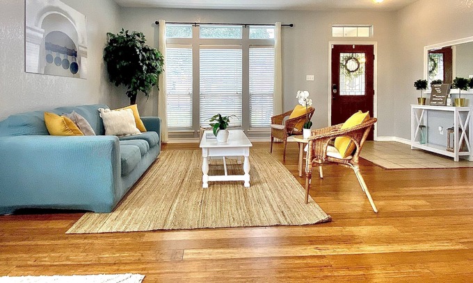 Stone Oak House | Spacious Home Sleeps 16+